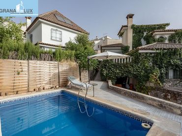 Casa con piscina en venta en Calle Ramblizo