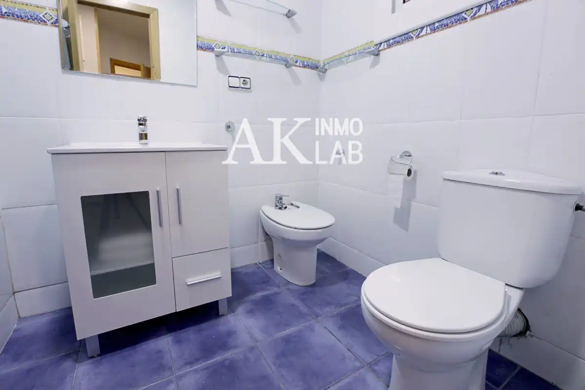 Bany de Pis en venda en Barcelona amb Aire condicionat, Calefacció i Terrassa