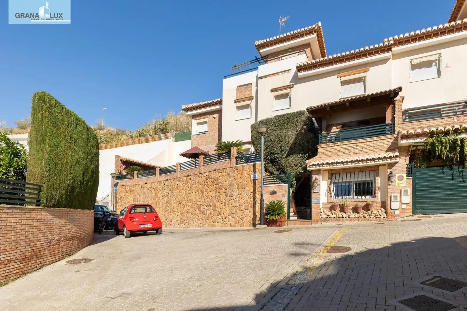 Detached house with pool for sale in 45 Calle la Iruela, imagen 2