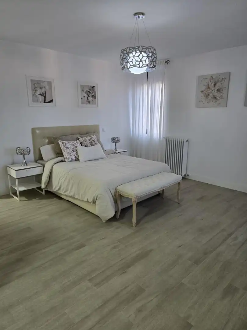Dormitori de Casa o xalet en venda en Villalbilla amb Aire condicionat, Calefacció i Jardí privat