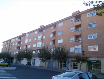 Flat for sale in Avenida Madrid 50