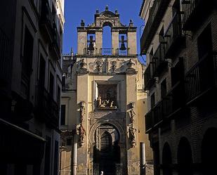 Vista exterior de Edifici en venda en  Sevilla Capital