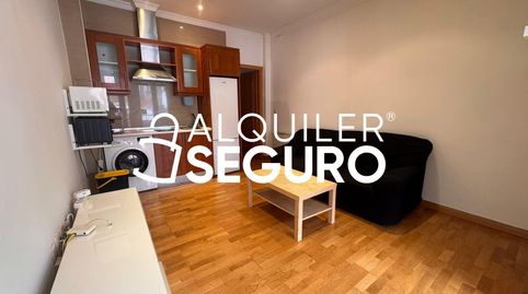 Foto 2 de Piso de alquiler en Vicente Camarón , Puerta del Ángel, Madrid Capital