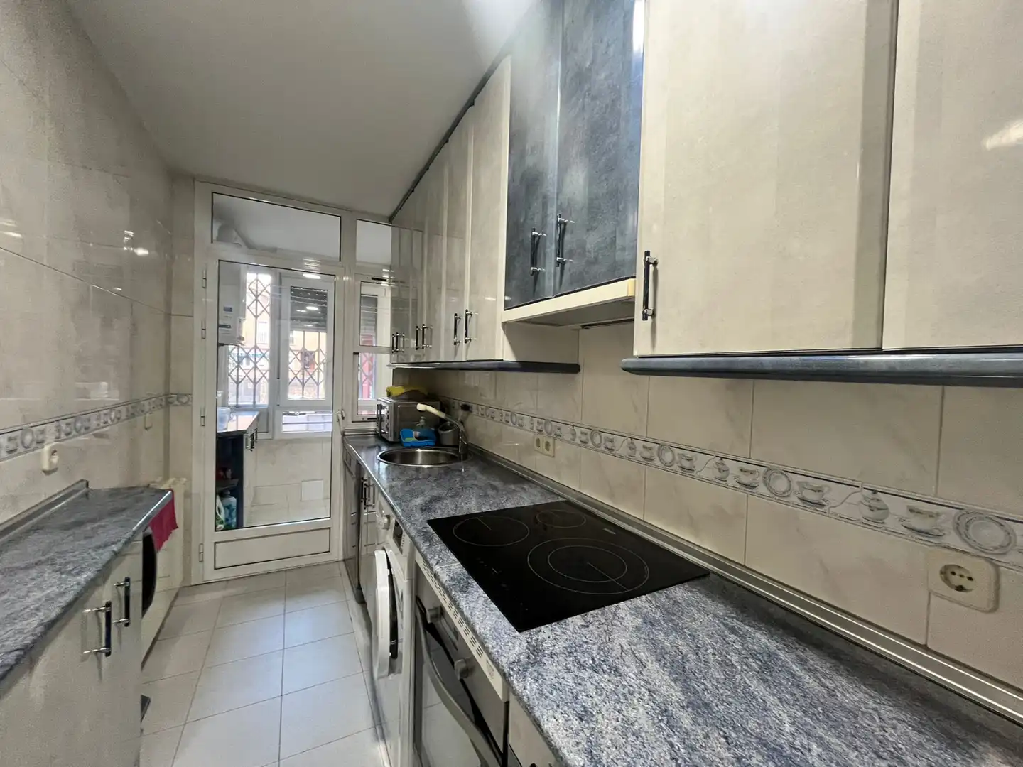 Kitchen of Flat for sale in Fuenlabrada  with Heating, Terrace and Storage room