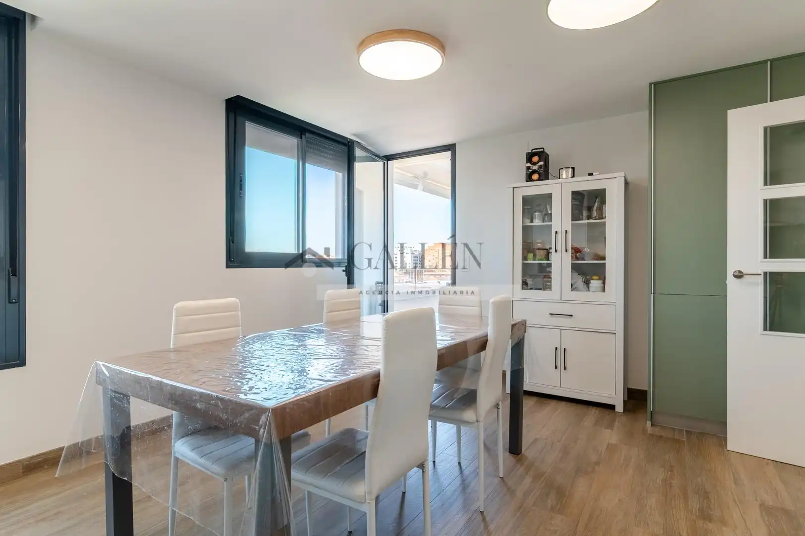 Comedor de Piso en venta en Castellón de la Plana / Castelló de la Plana con Aire acondicionado, Terraza y Trastero