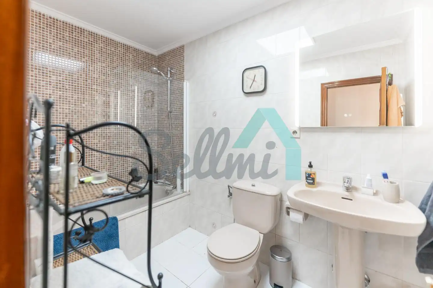 Badezimmer von Maisonette zur Miete in Oviedo  mit Heizung, Parkett und Terrasse