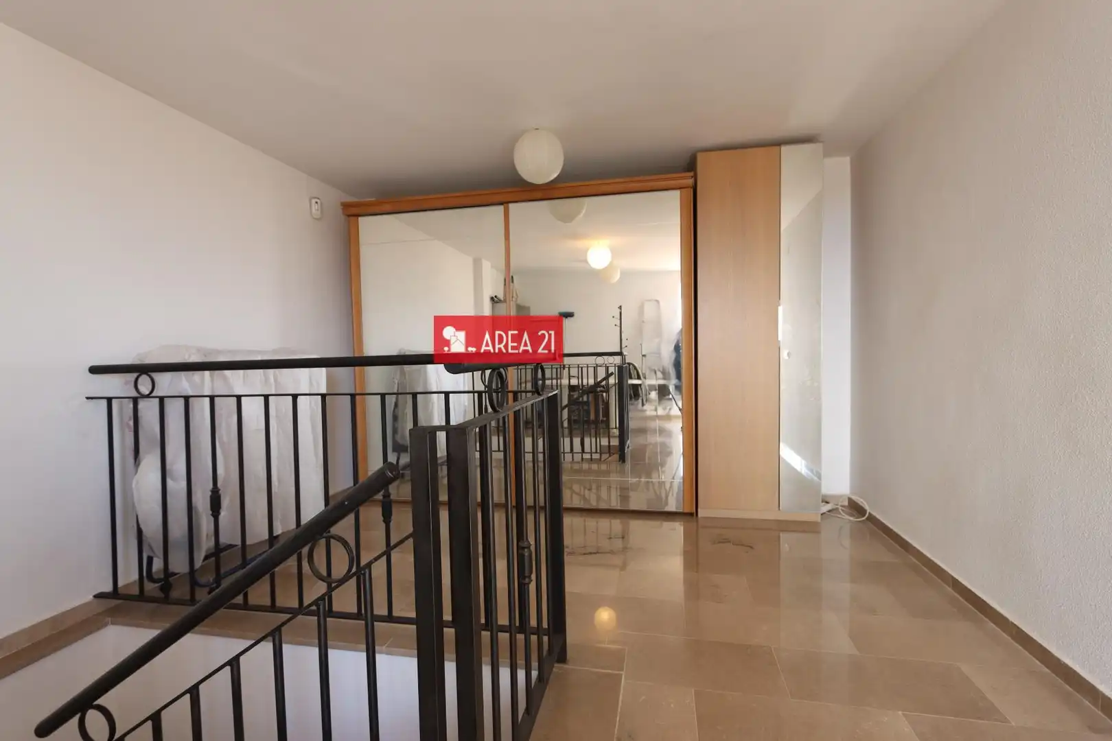 Ático en venta en La Pobla de Vallbona con Aire acondicionado, Calefacción y Terraza