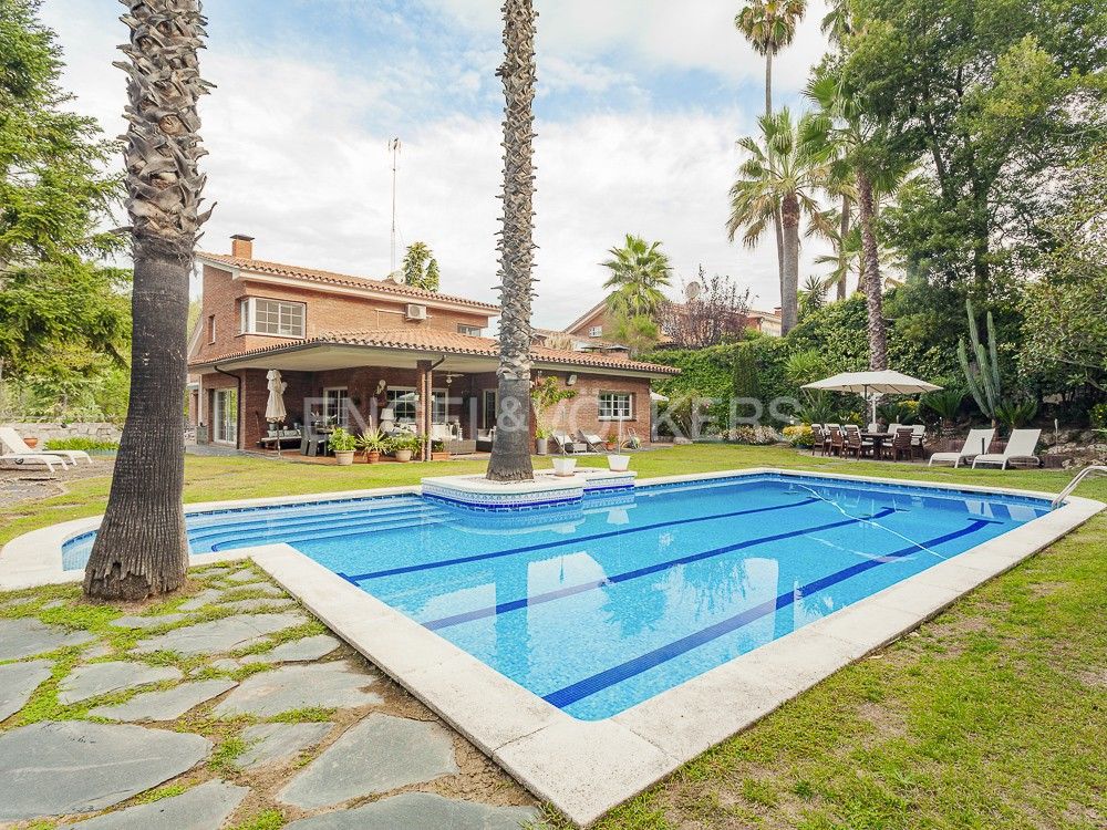 Vista exterior de Casa o xalet en venda en Sant Quirze del Vallès amb Aire condicionat, Calefacció i Jardí privat