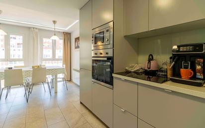 Kitchen of Flat for sale in  Madrid Capital  with Air Conditioner, Heating and Balcony