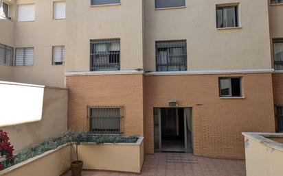 Vista exterior de Pis en venda en Marbella amb Terrassa