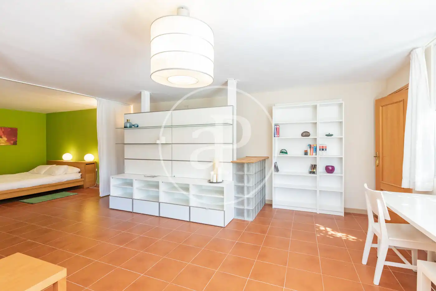 Sala d'estar de Casa o xalet en venda en Torrelodones amb Calefacció, Jardí privat i Traster