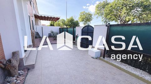Foto 2 de Casa adosada en venda a Avenida de Europa, Montequinto