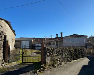 Vista exterior de Casa o xalet en venda en Montederramo amb Calefacció, Jardí privat i Terrassa