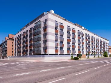 Piso con ascensor en venta en San Juan De Ortega 20