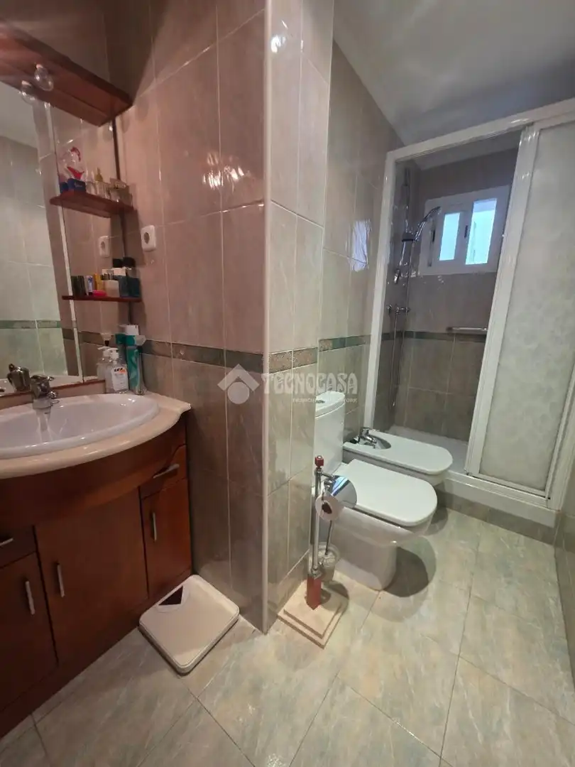 Badezimmer von Wohnung zum Verkauf in Alcorcón mit Heizung, Parkett und Terrasse