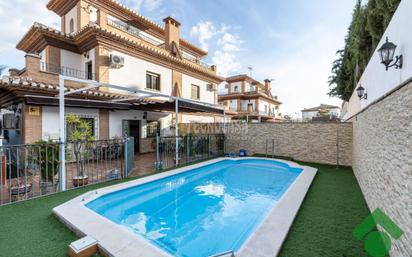 Piscina de Casa adosada en venda en Albolote amb Jardí privat i Piscina
