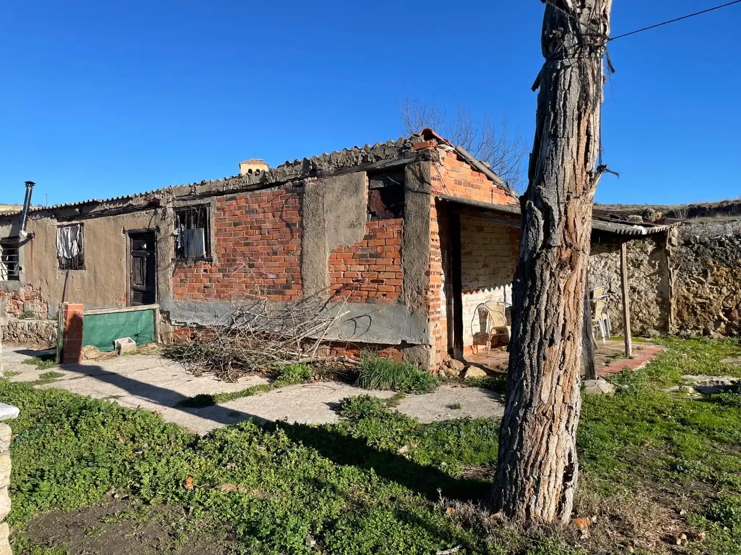 Vista exterior de Finca rústica en venda en Segovia amb Jardí privat, Traster i Piscina