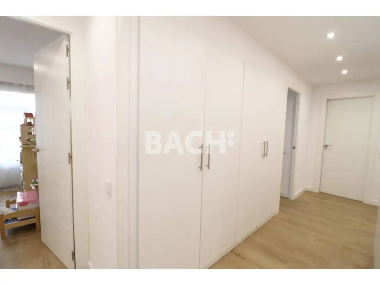 Piso en venta en Vic con Calefacción y Balcón