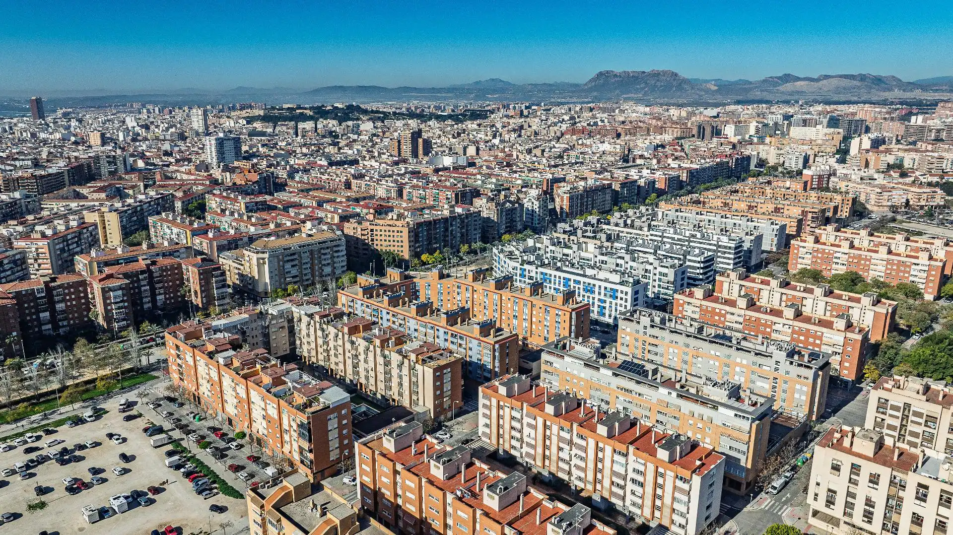 Vista exterior de Ático en venta en Alicante / Alacant con Calefacción, Jardín privado y Terraza