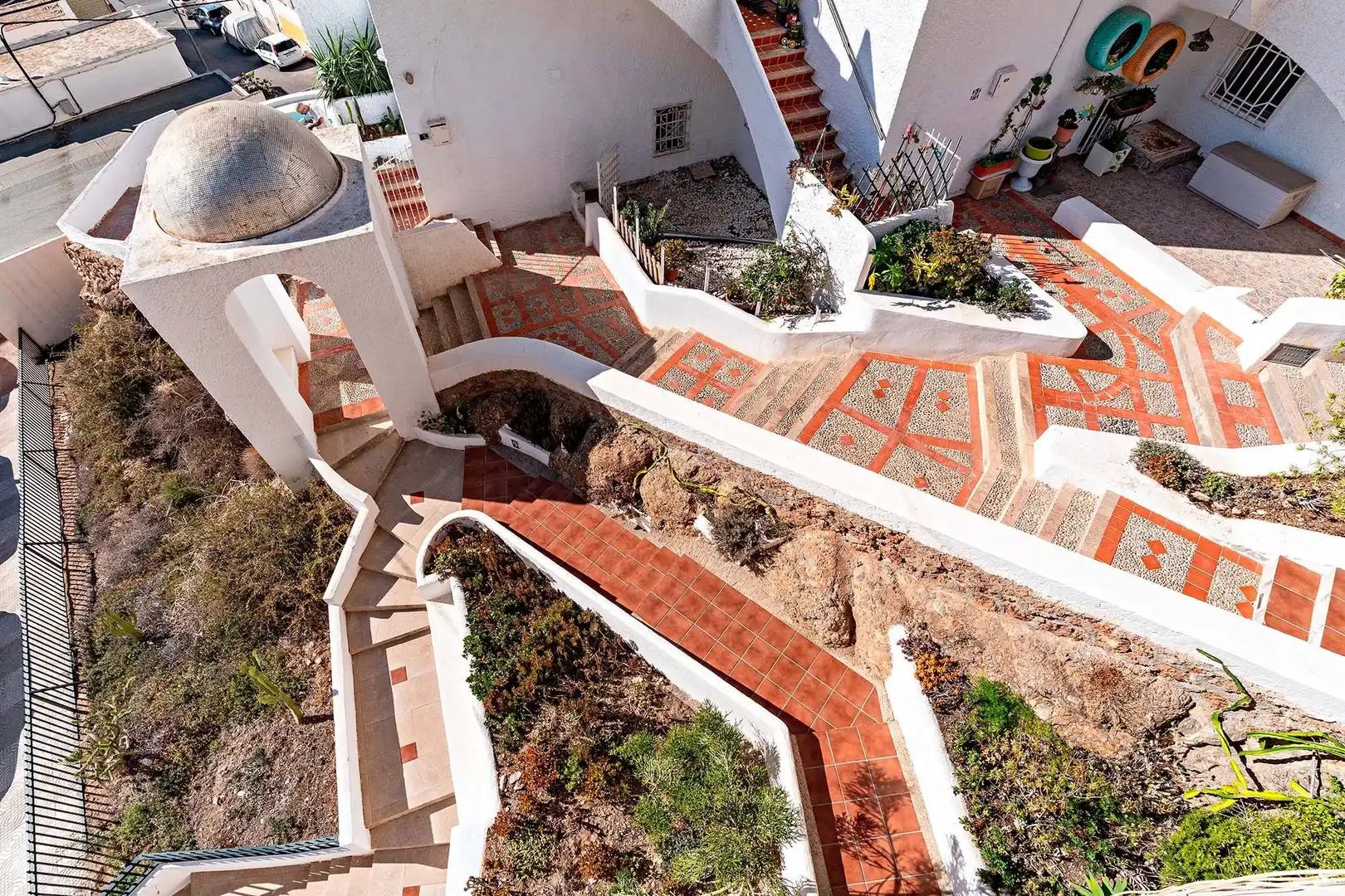 Vista exterior de Casa adosada en venda en Roquetas de Mar amb Jardí privat, Terrassa i Traster