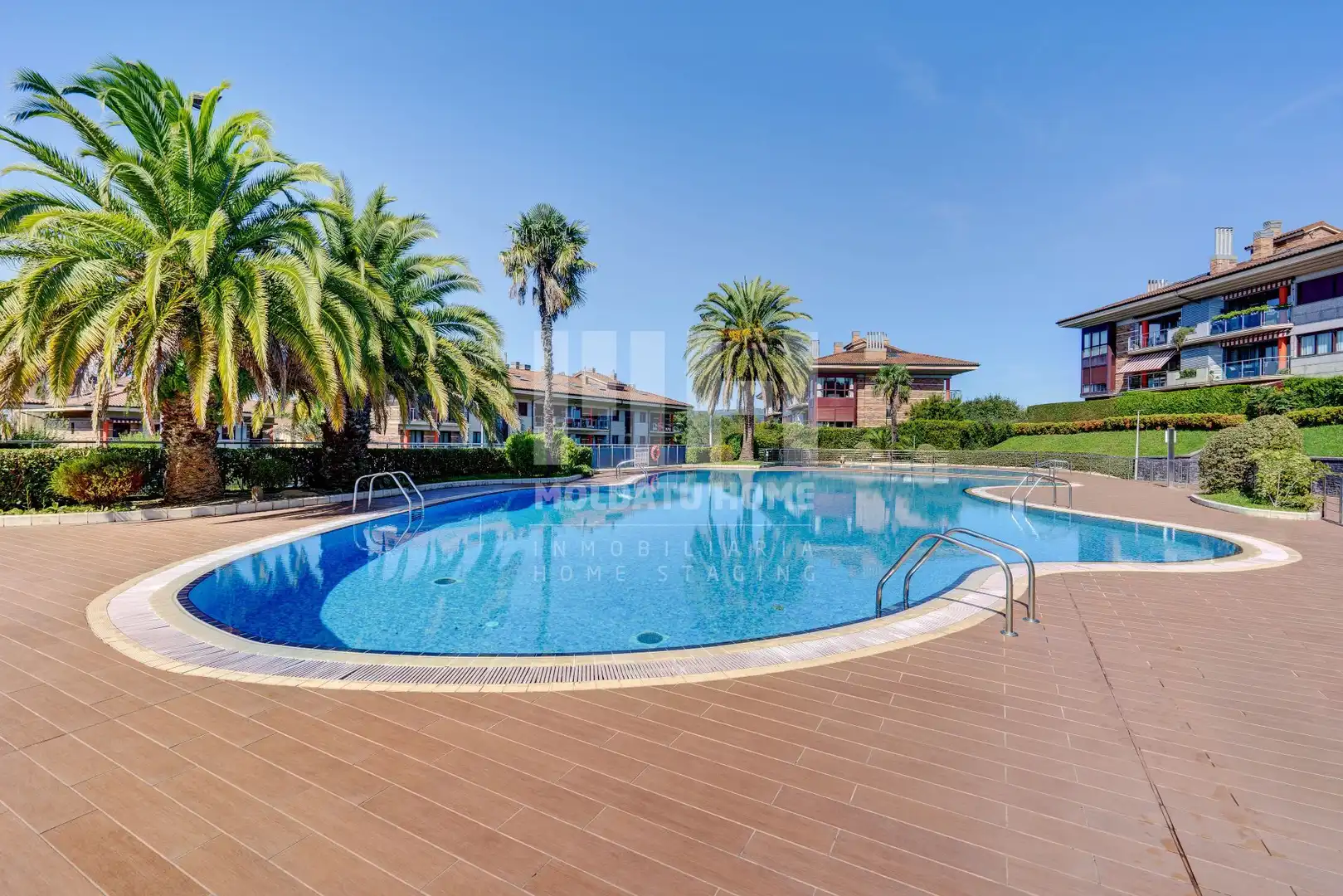 Schwimmbecken von Wohnung zur Miete in Donostia - San Sebastián  mit Heizung, Privatgarten und Terrasse