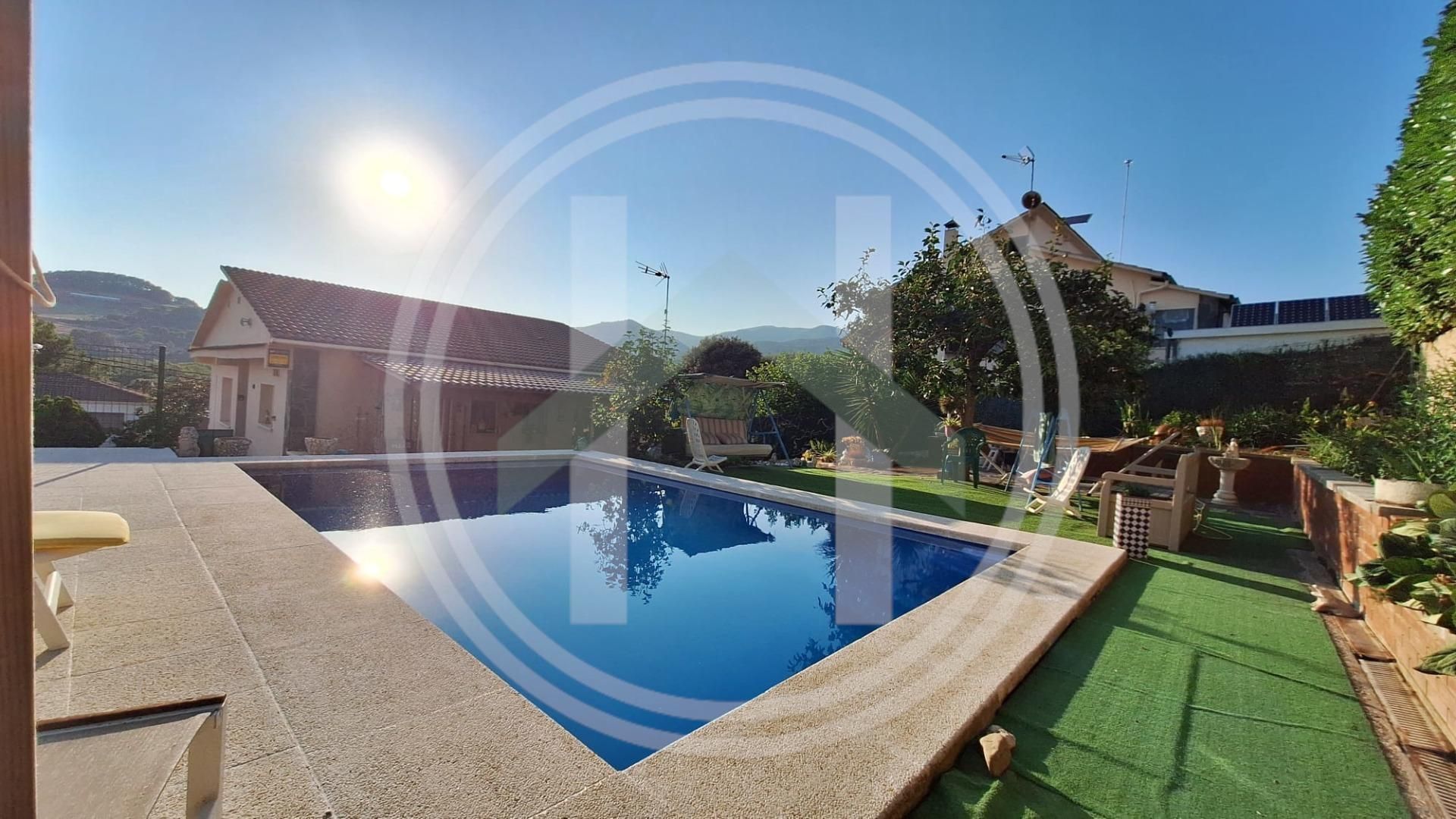 Piscina de Casa o xalet en venda en Cànoves I Samalús amb Aire condicionat, Calefacció i Jardí privat