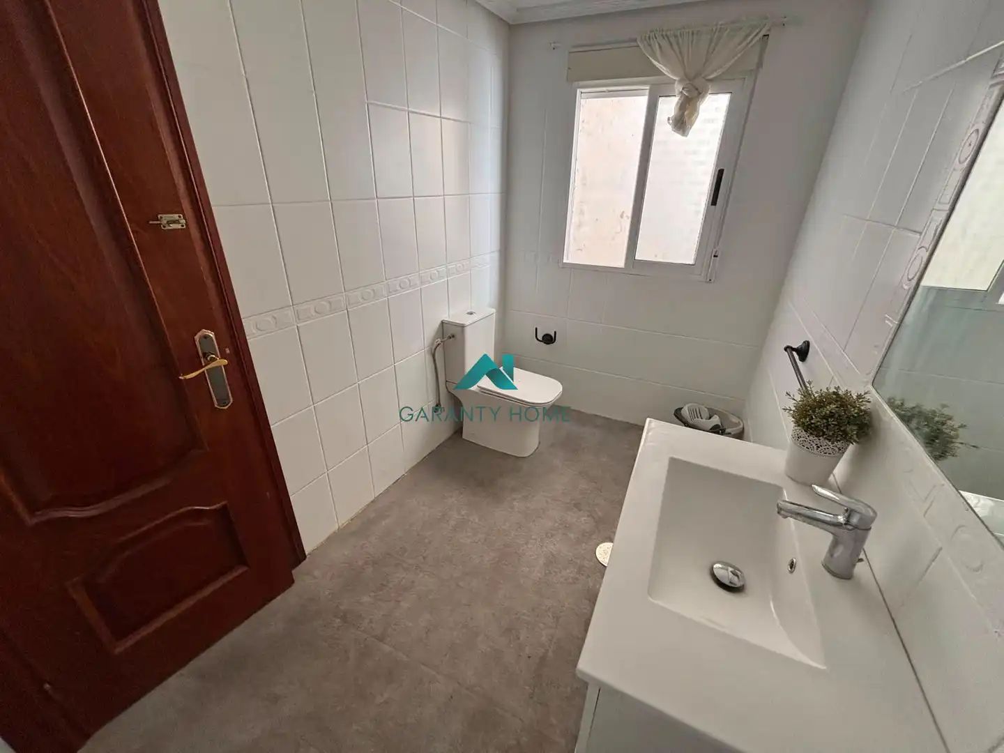 Badezimmer von Wohnung zur Miete in Jaén mit Klimaanlage, Möbliert und Balkon