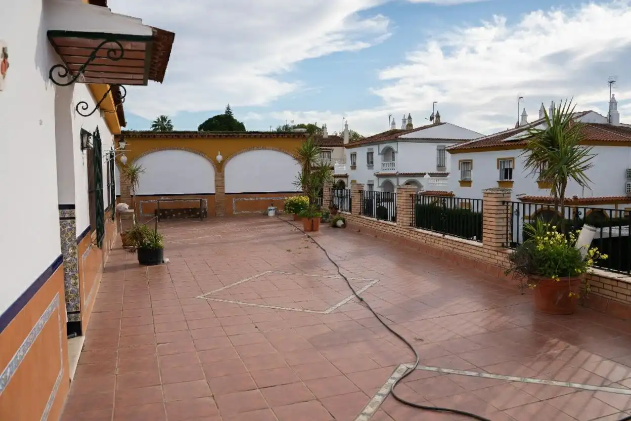 Exterior view of Houses for sale in Gines  with Air Conditioner, Heating and Private garden