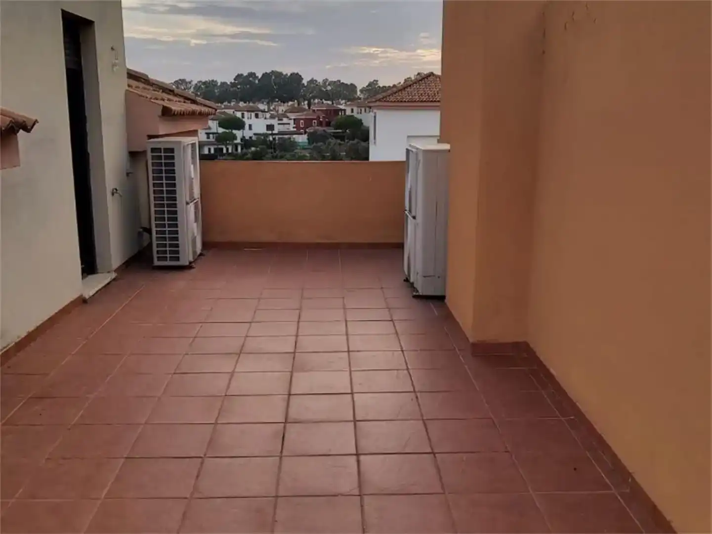 Terrassa de Pis en venda en Guillena amb Aire condicionat, Piscina i Balcó