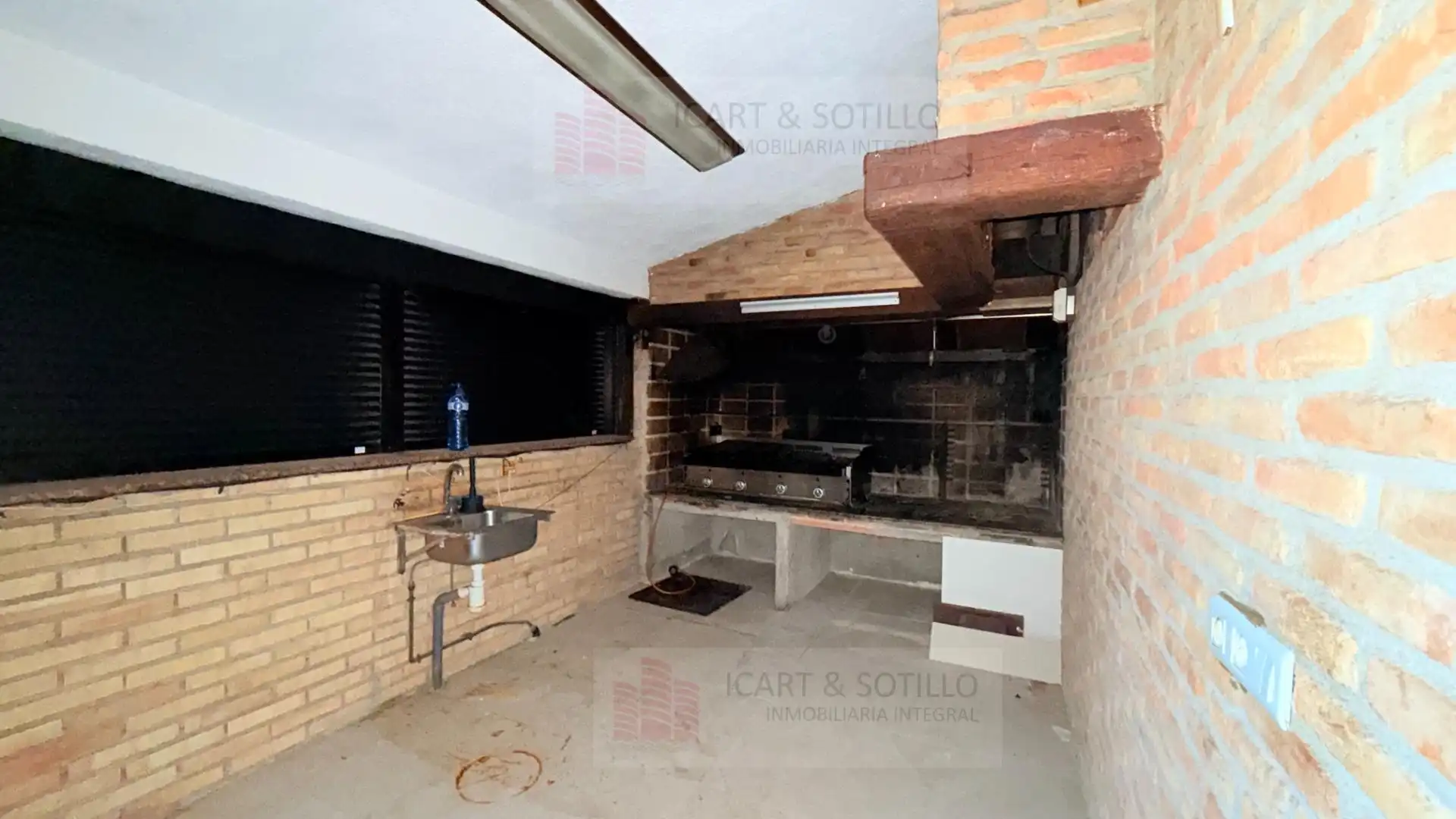 Cuina de Casa o xalet en venda en Vinaròs amb Aire condicionat, Jardí privat i Terrassa