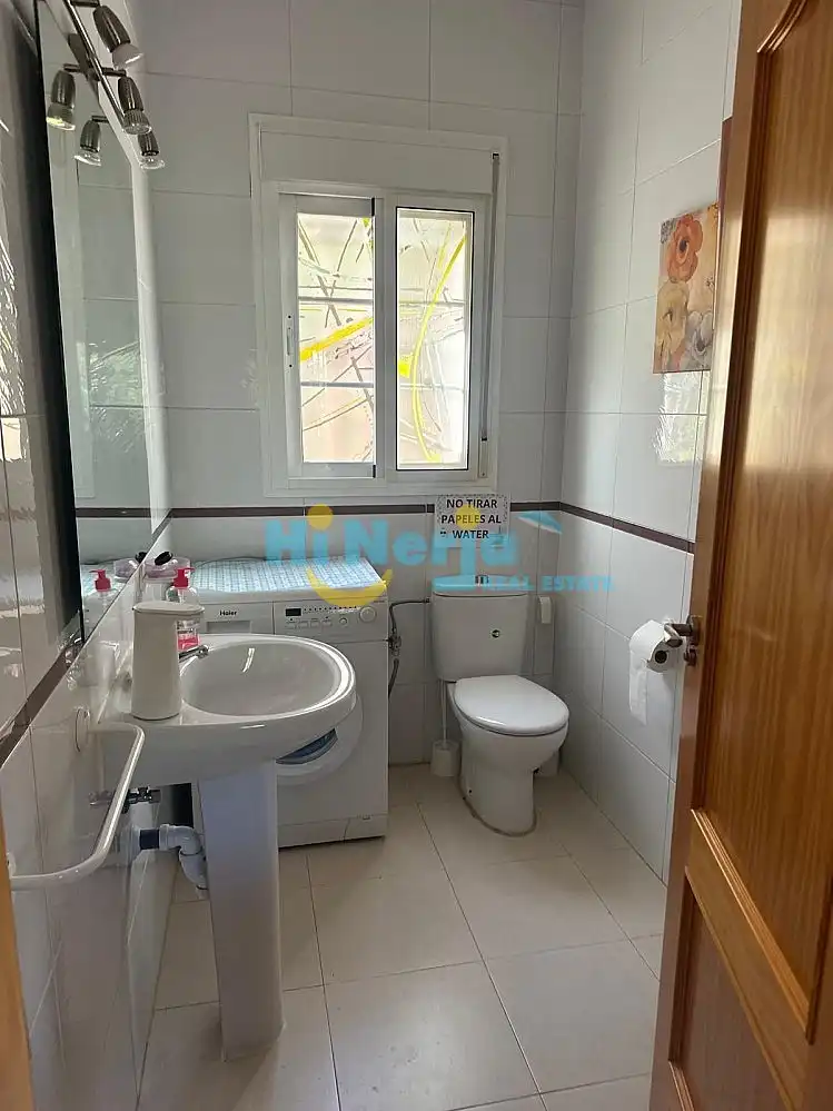 Bany de Casa o xalet de lloguer en Arenas amb Aire condicionat, Calefacció i Terrassa