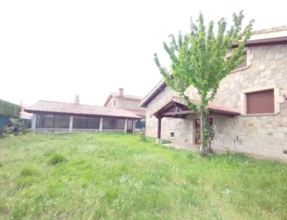 Chalet con piscina en venta en Villarcayo de Merindad de Castilla la Vieja, imagen 5