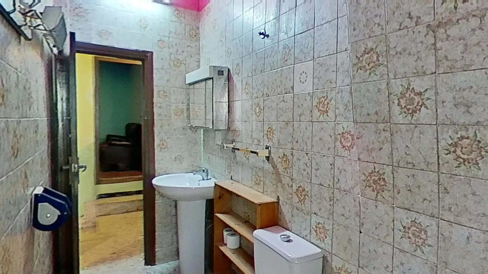 Bathroom of Houses for sale in Aguarón