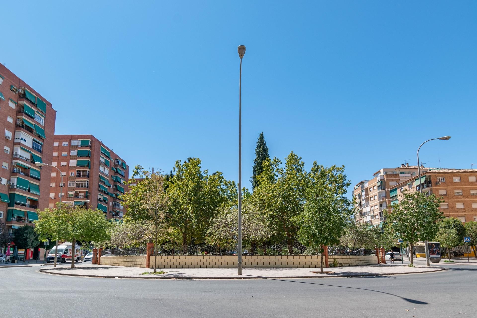 Exterior view of Flat for sale in  Granada Capital  with Balcony