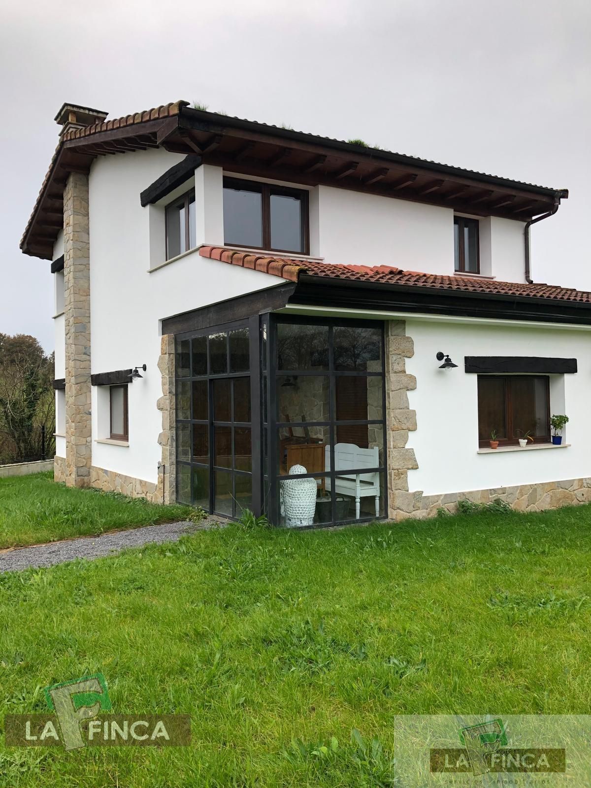 Exterior view of House or chalet for sale in Oviedo   with Heating, Storage room and Furnished