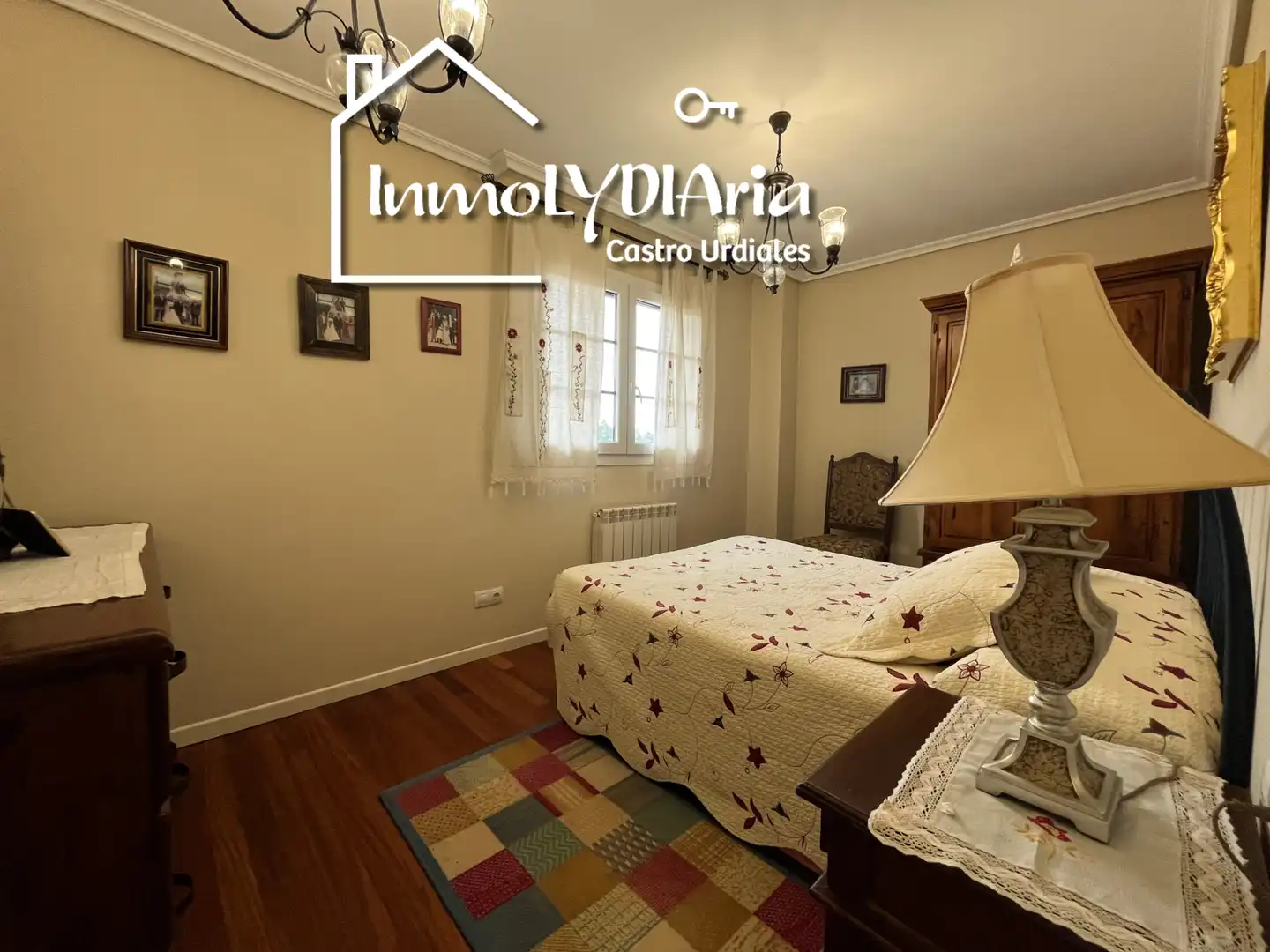 Habitación de Casa o chalet en venta en Castro-Urdiales con Calefacción, Jardín privado y Parquet