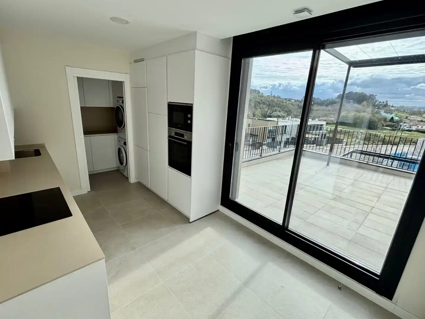Cocina de Piso en venta en Oleiros con Jardín privado, Trastero y Piscina