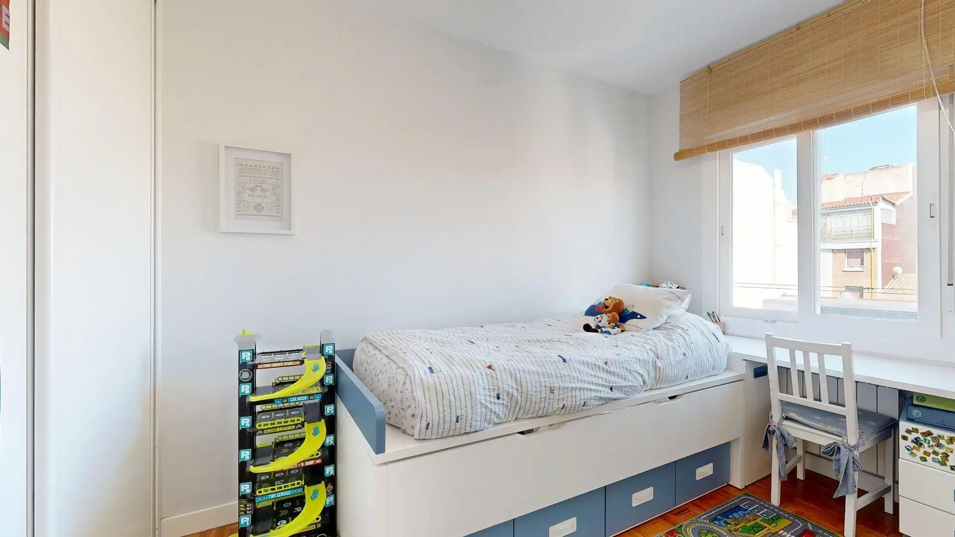 Bedroom of Flat for sale in Zaragoza  with Air Conditioner, Heating and Parquet flooring