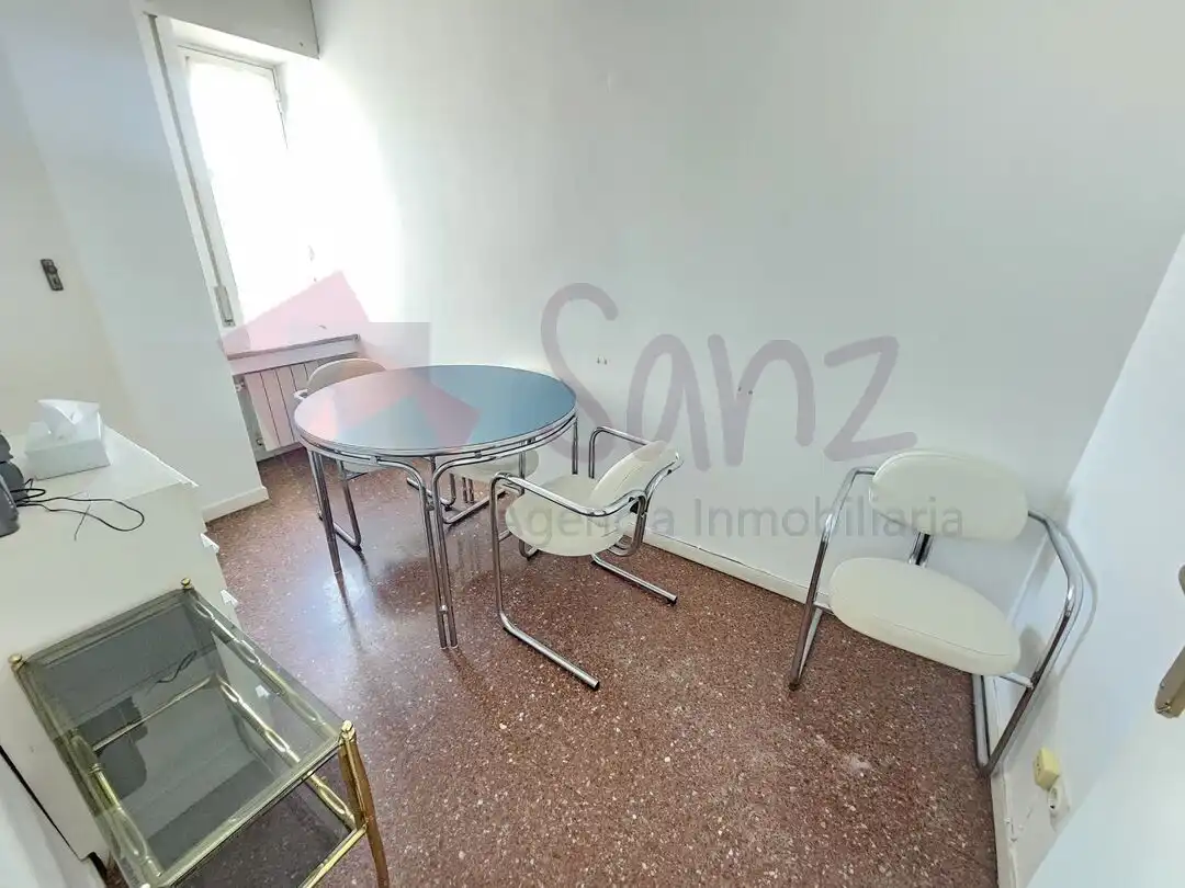 Comedor de Piso de alquiler en  Logroño con Calefacción y Balcón