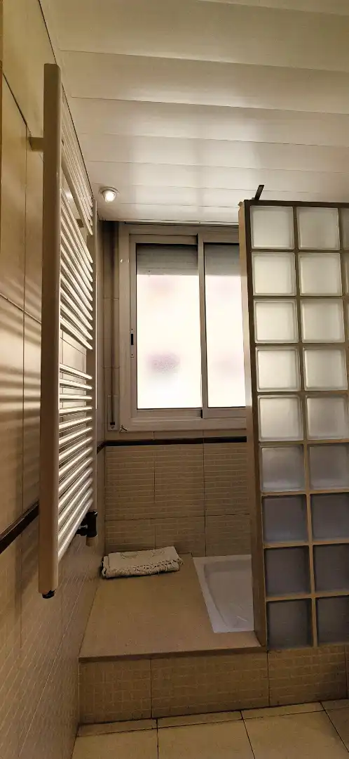 Badezimmer von Maisonette zum Verkauf in Molins de Rei mit Klimaanlage, Heizung und Terrasse