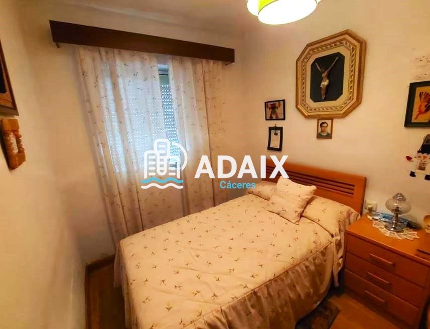 Dormitori de Pis en venda en Cáceres Capital amb Aire condicionat i Terrassa