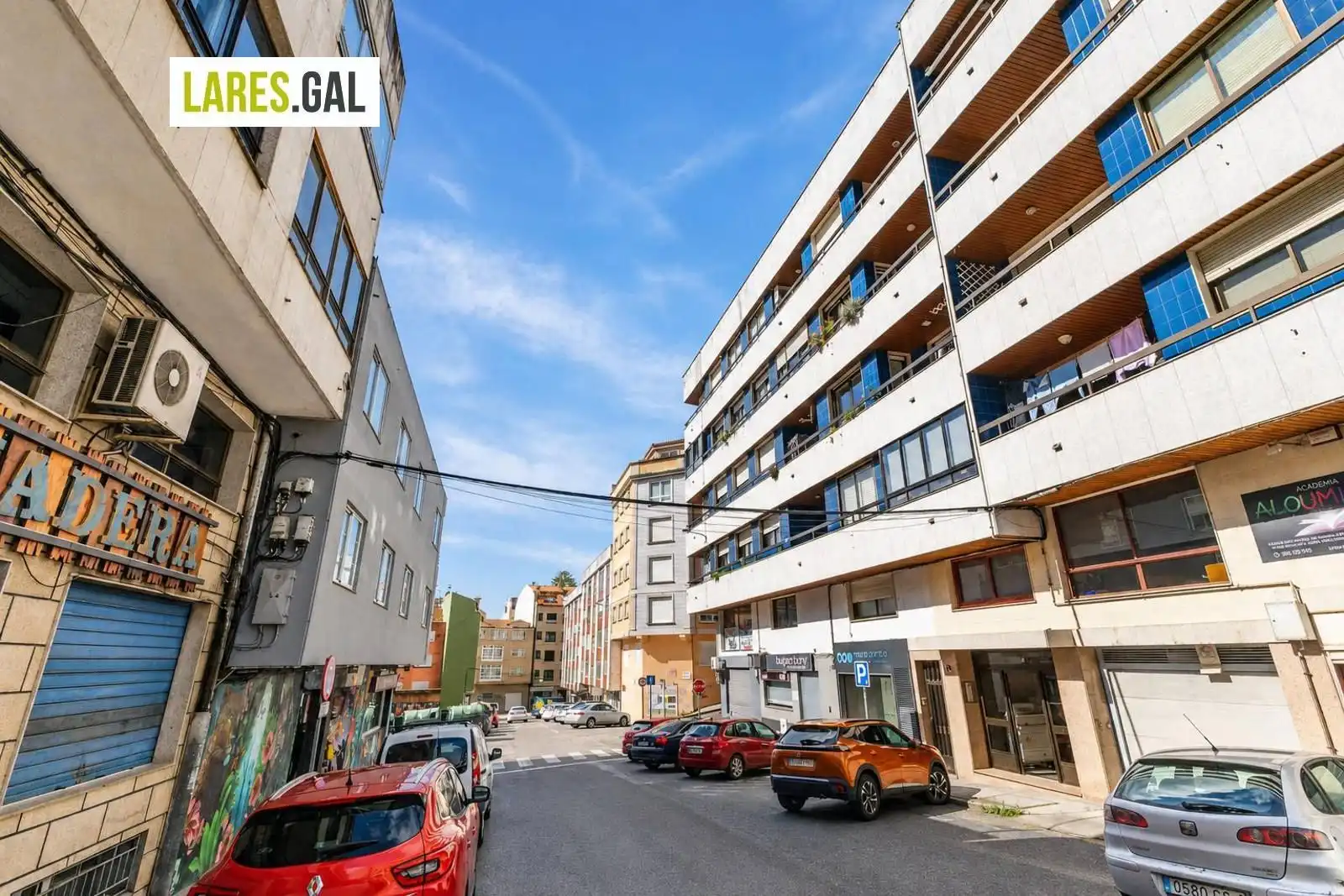 Vista exterior de Piso en venta en Cangas  con Calefacción, Parquet y Terraza