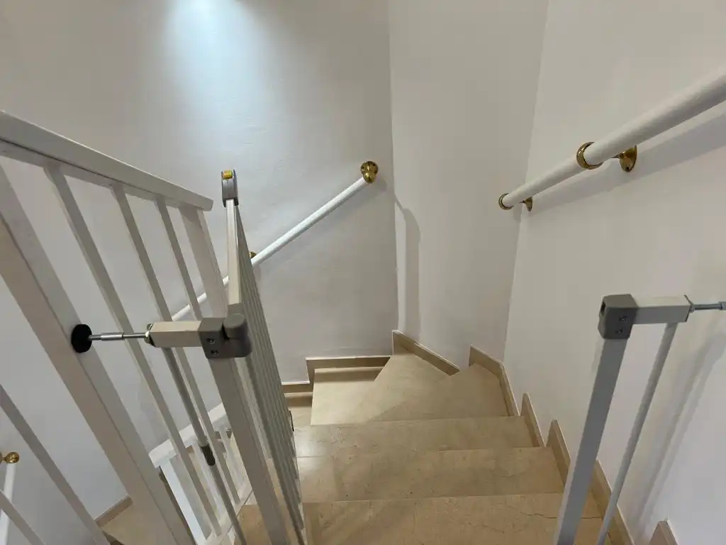 Apartamento de alquiler en Rota con Jardín privado, Terraza y Amueblado