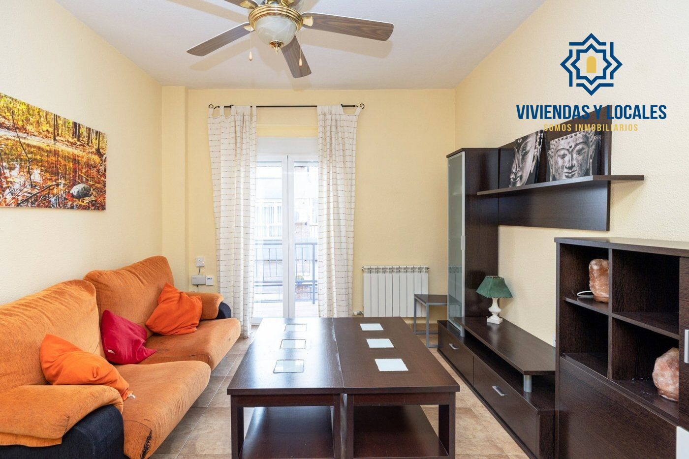 Living room of Flat for sale in  Granada Capital  with Heating and Balcony