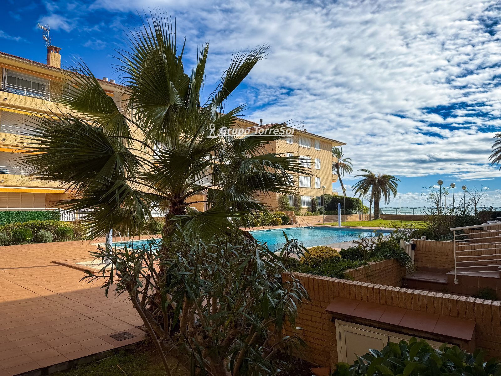 Swimming pool of Attic for sale in El Vendrell  with Air Conditioner, Heating and Terrace