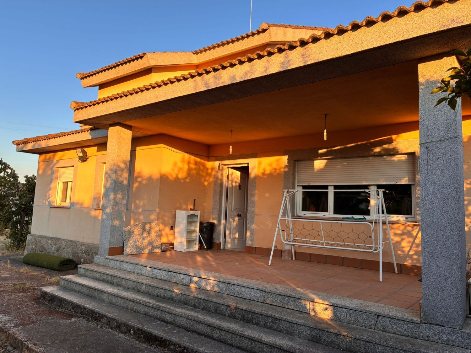 Vista exterior de Casa o xalet en venda en Calvarrasa de Arriba amb Calefacció i Terrassa