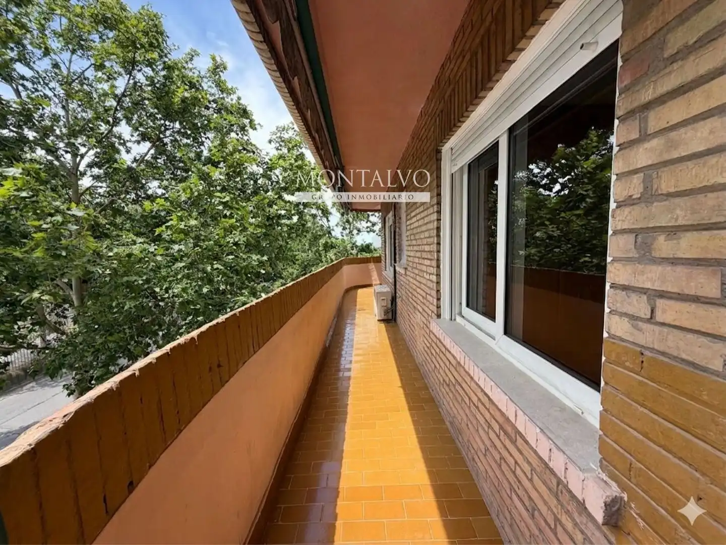 Terraza de Piso de alquiler en Granada con Lavadora, Microondas y TV