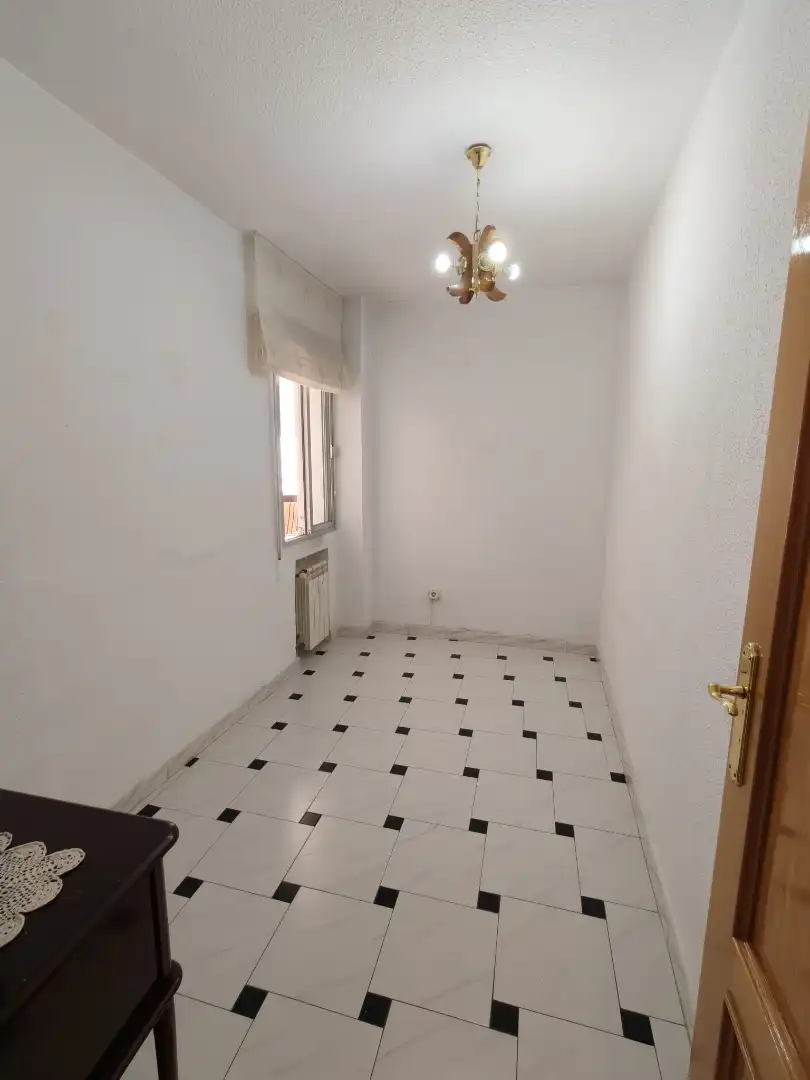 Piso en venta en Alcorcón con Calefacción, Terraza y Piscina comunitaria