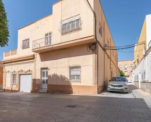 Vista exterior de Casa o xalet en venda en  Almería Capital amb Terrassa, Traster i Balcó