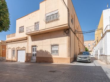 Casa amb balcó en venda a ENTENA